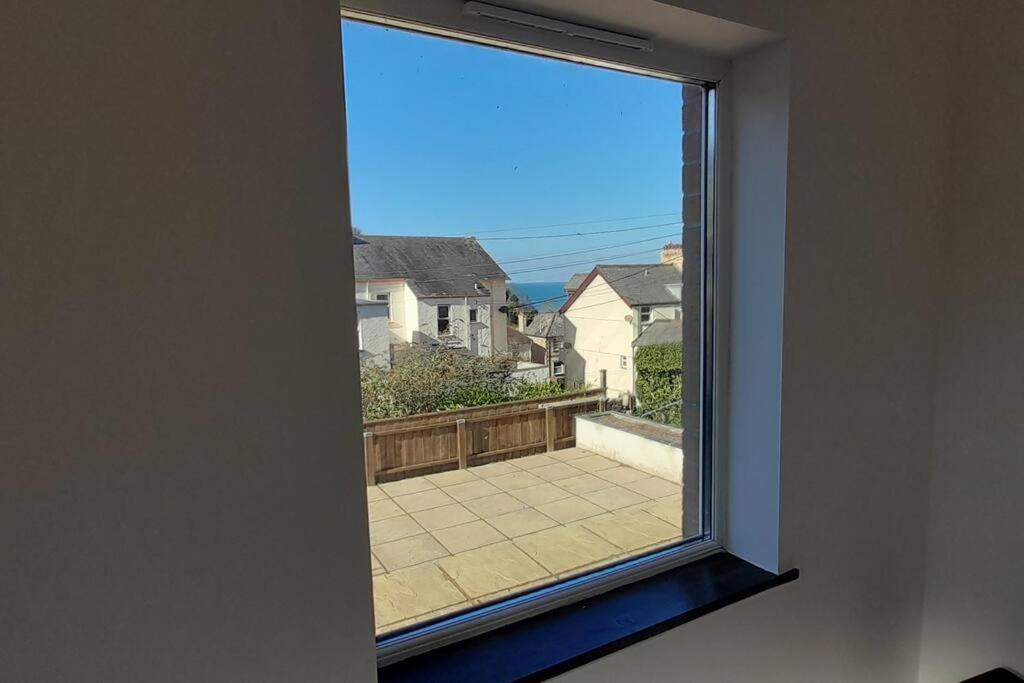 High Tide - 2 Bed Sunny Holiday Home Near Beach With Garden And Parking 库姆马丁 外观 照片