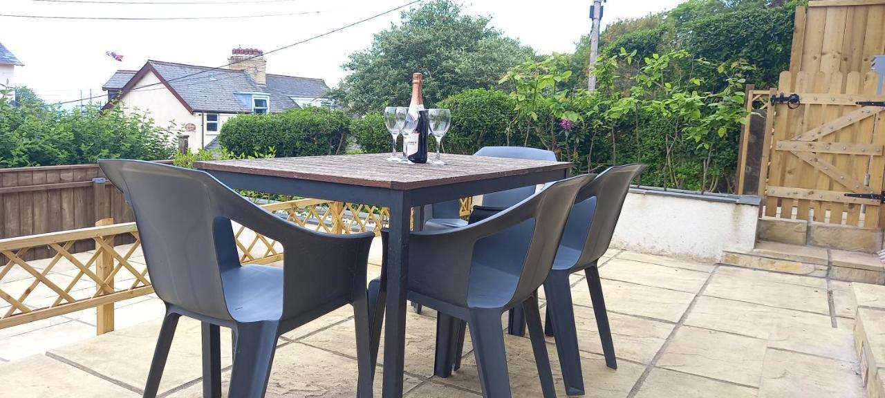 High Tide - 2 Bed Sunny Holiday Home Near Beach With Garden And Parking 库姆马丁 外观 照片