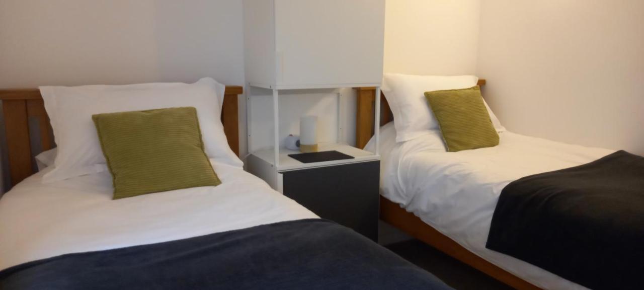 High Tide - 2 Bed Sunny Holiday Home Near Beach With Garden And Parking 库姆马丁 外观 照片